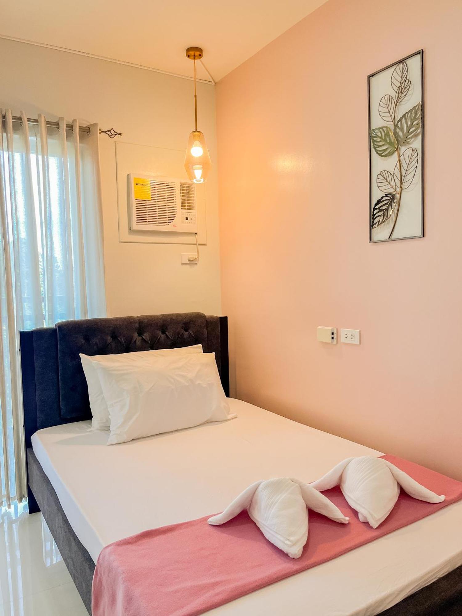 2 Bedroom And Studio Apartments With Private Pool And Gym In Vista Manors Verdant Puerto Princesa Exterior foto