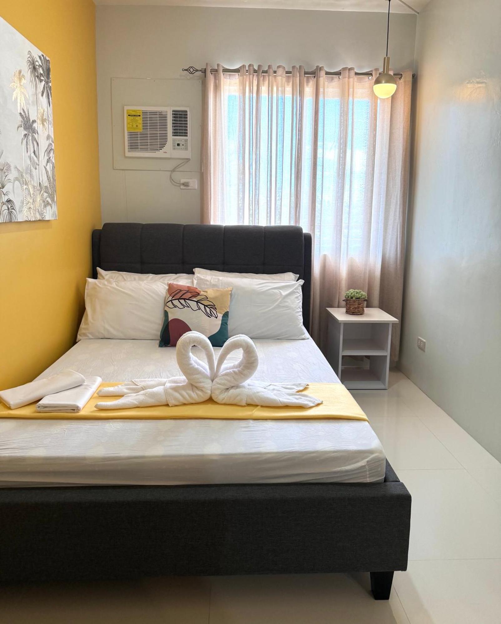 2 Bedroom And Studio Apartments With Private Pool And Gym In Vista Manors Verdant Puerto Princesa Exterior foto